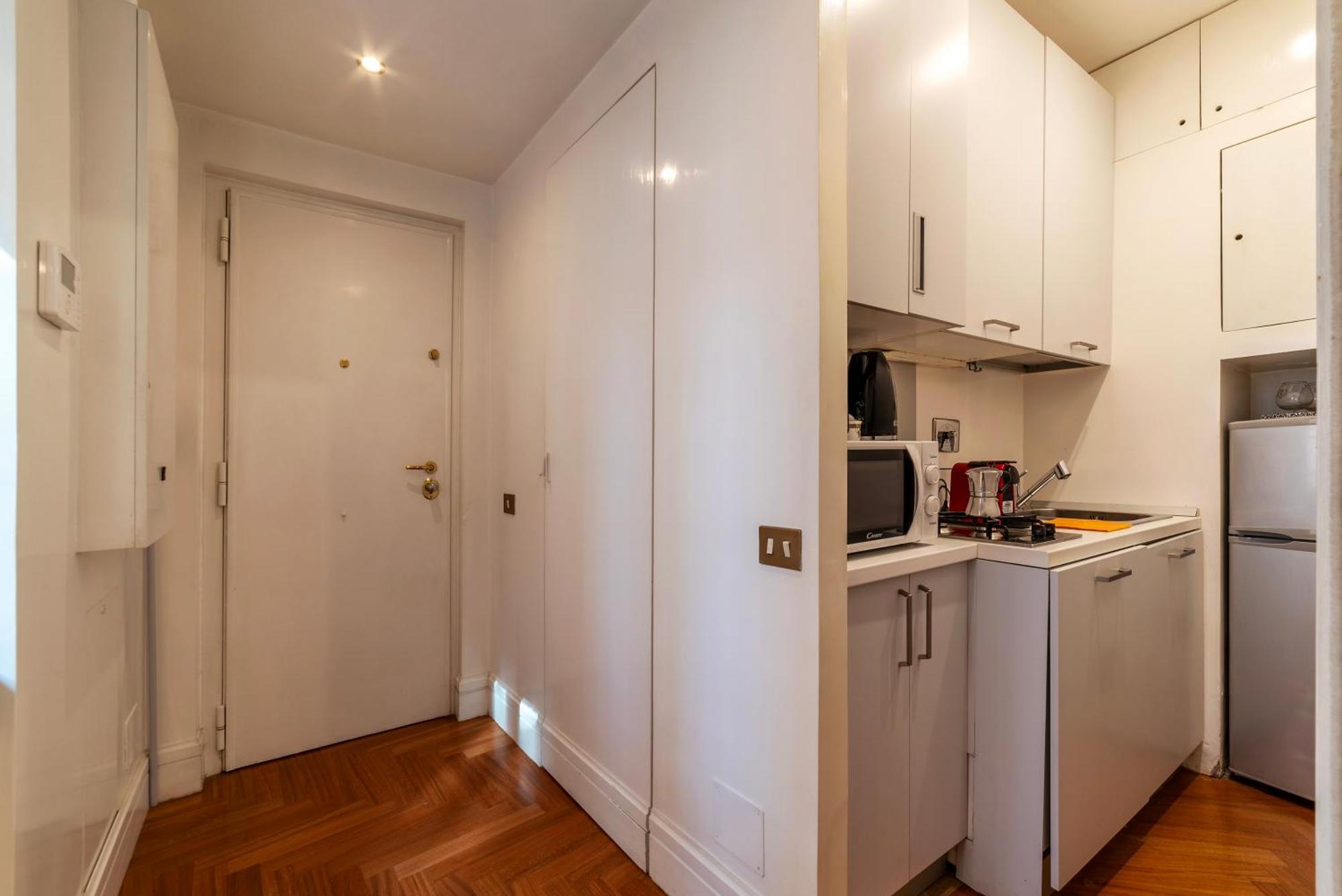 Appartamento Frezza 39b - Fromehometorome Roma